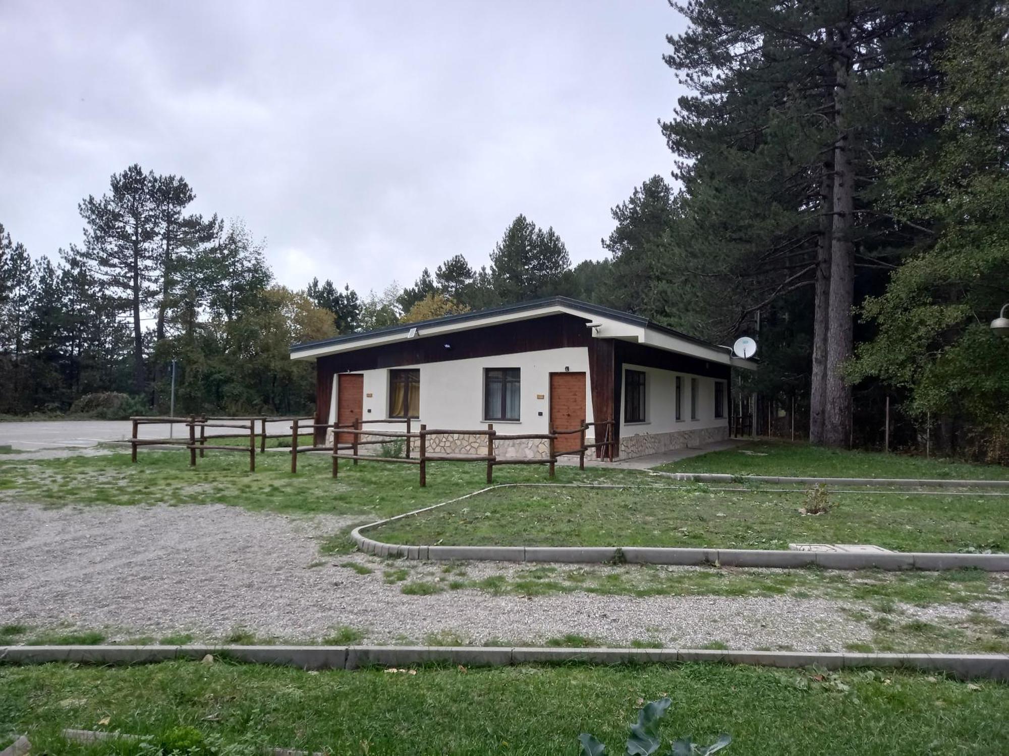 Chalet Lago Taverna  Eksteriør billede
